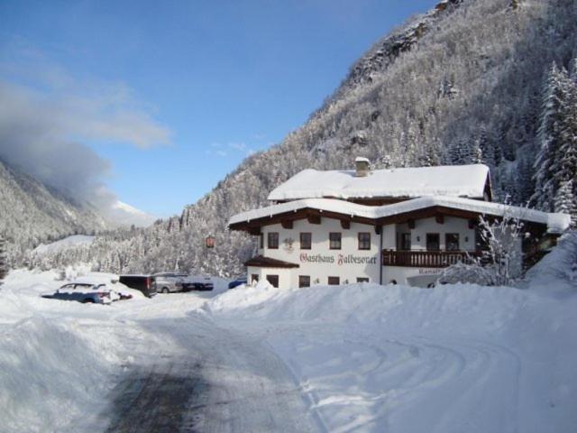 Gasthaus Falbesoner Apartment Gschnitz Bagian luar foto