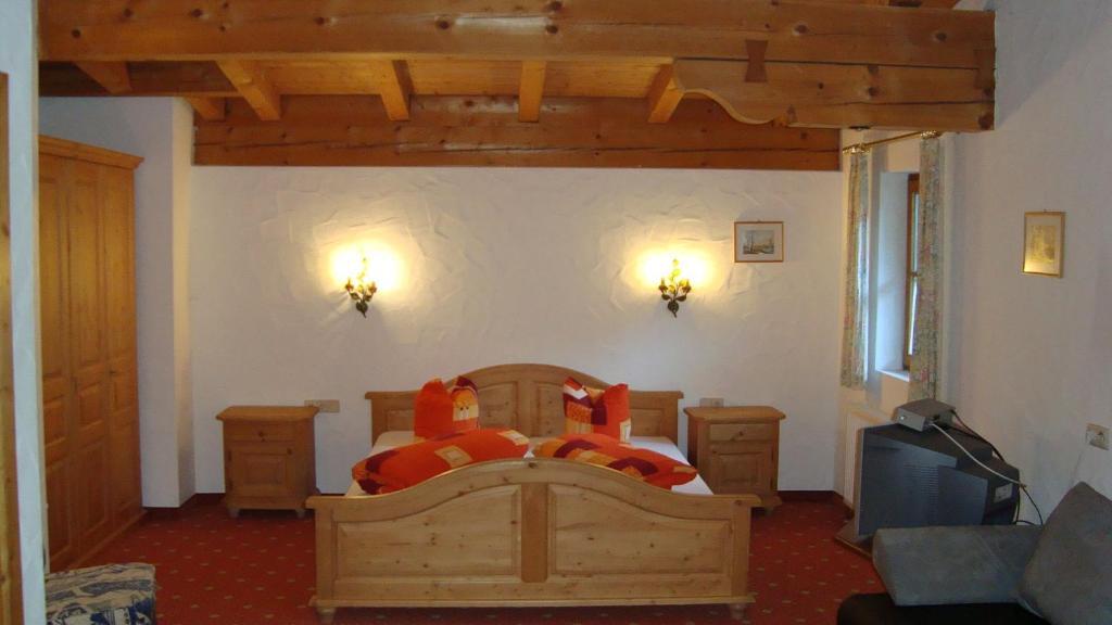Gasthaus Falbesoner Apartment Gschnitz Bagian luar foto