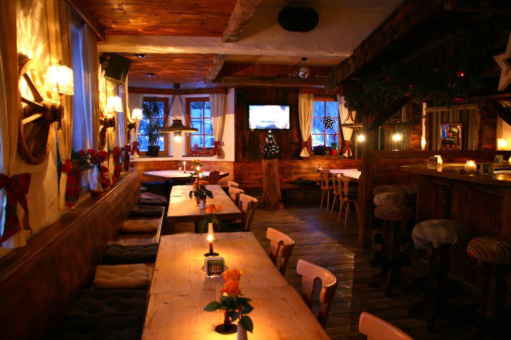 Gasthaus Falbesoner Apartment Gschnitz Bagian luar foto