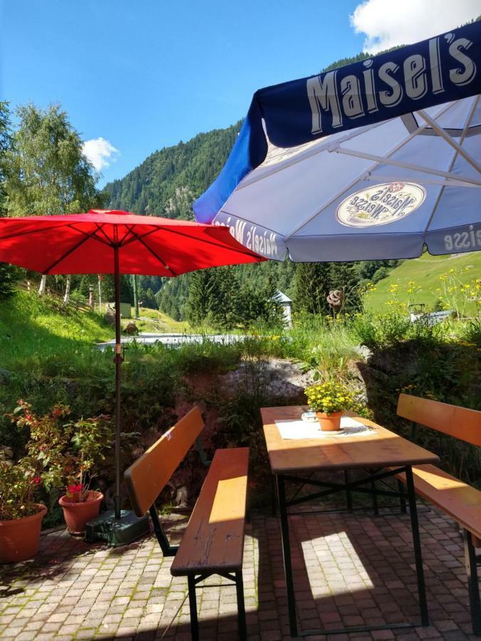 Gasthaus Falbesoner Apartment Gschnitz Bagian luar foto